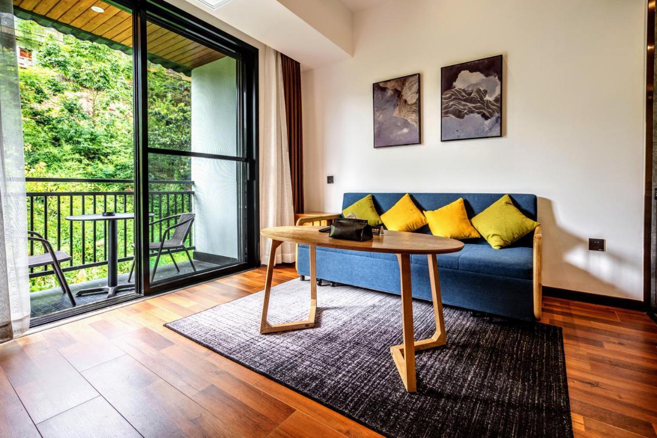 Whispering Mountains Boutique Hotel Чжанцзяцзе Экстерьер фото