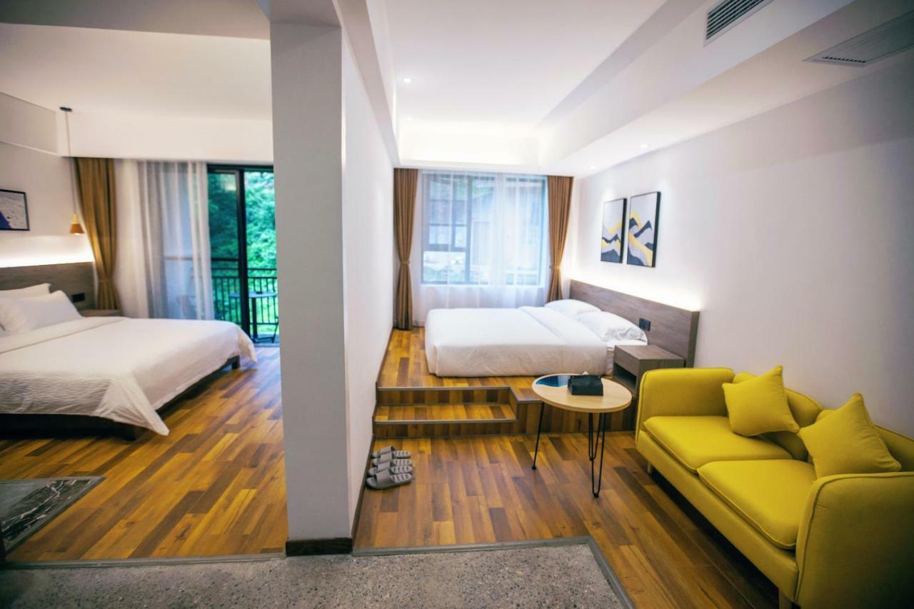 Whispering Mountains Boutique Hotel Чжанцзяцзе Экстерьер фото
