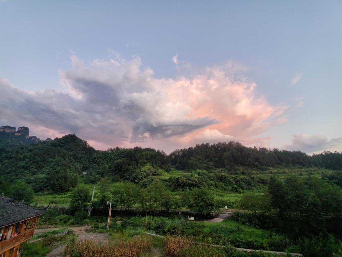 Whispering Mountains Boutique Hotel Чжанцзяцзе Экстерьер фото